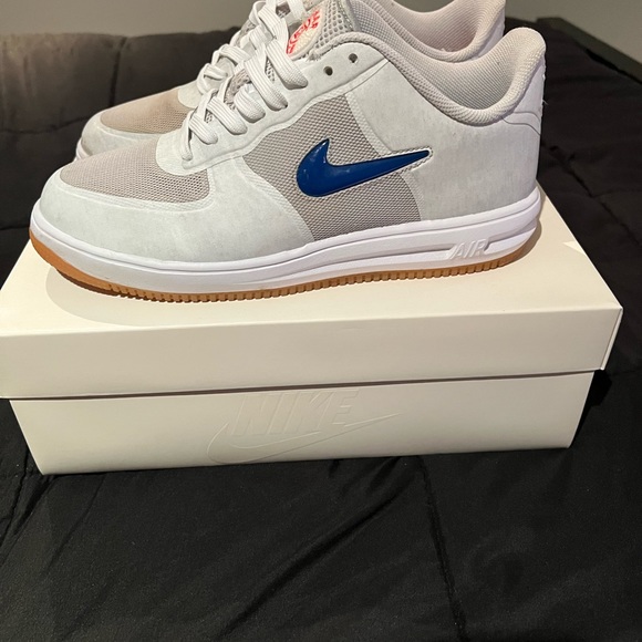 Lunar forces - Picture 2 of 6